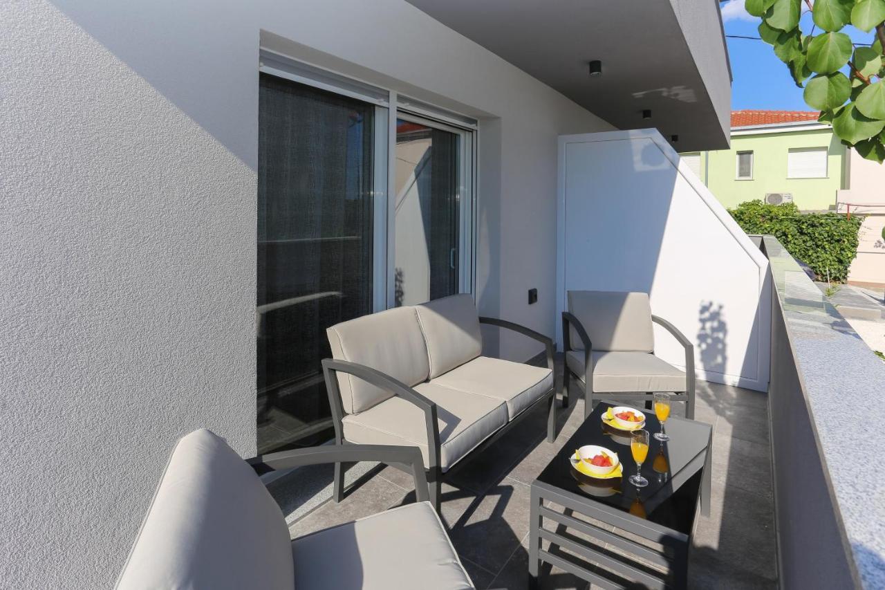 Family Friendly Apartments With A Swimming Pool Kastel Kambelovac, Kastela - 16162 Exterior foto